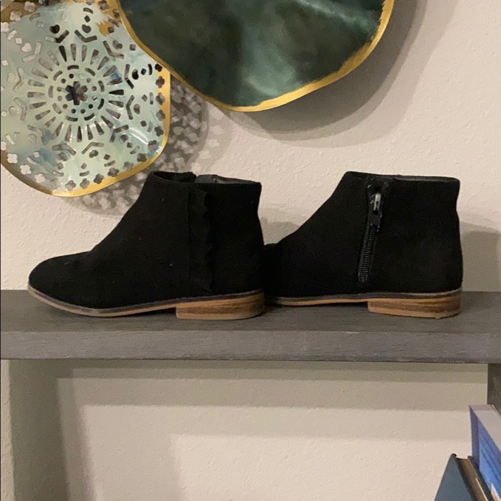 Girls boots size 11